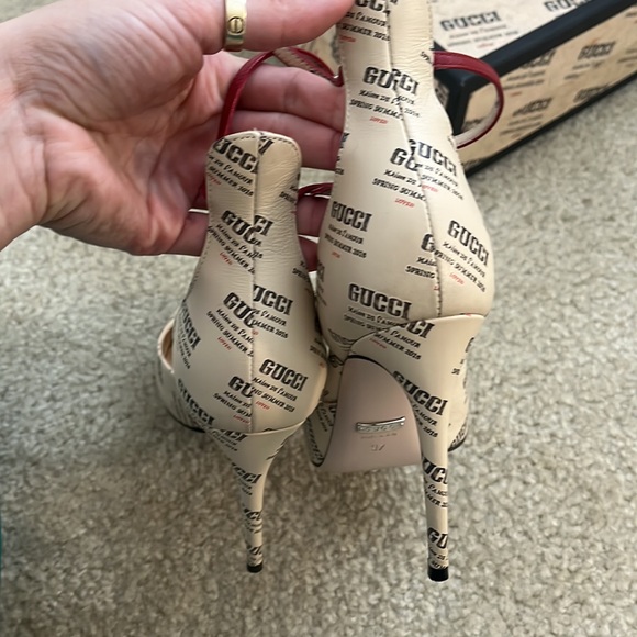 Woman’s Gucci Heels size 37 - Picture 6 of 9